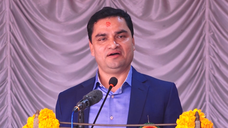 अब स्वास्थ्य बीमामार्फत बिरामीले २ लाख सुविधा पाउने स्वास्थ्य मन्त्री पौडेलको घोषणा