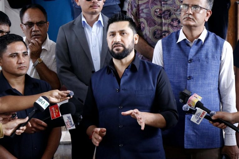 रवि लामिछानेद्वारा भोटेकोशी बाढी उद्धारमा समन्वय गर्न निर्देशन