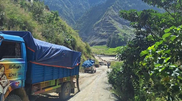 बीपी राजमार्गमा यातायात सुचारु, ठूला सवारीलाई केही घण्टा रोक