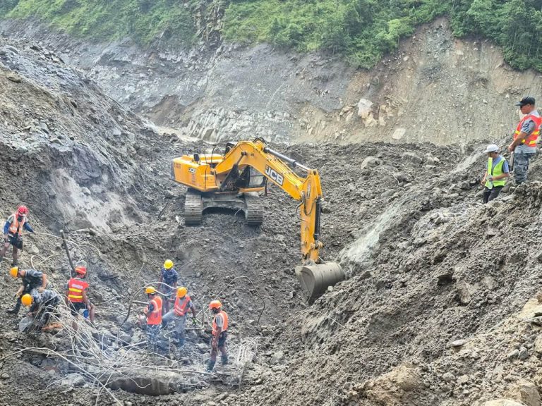बाढी प्रभावित ३ जिल्लामा सशस्त्र प्रहरीका १२ अस्थायी बेस