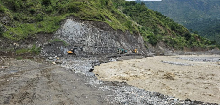 बीपी राजमार्गमा डाइभर्सन निर्माण तीव्र, यातायात खुलाउने तयारी