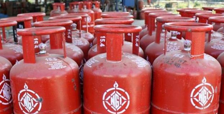 काठमाडौंमा ग्यास अभाव, बाहिरी उद्योगबाट सिलिण्डर ल्याउने तयारी