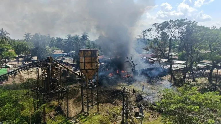 म्यान्मारमा सेनाको हवाई हमला, ४९ जनाको मृत्यु