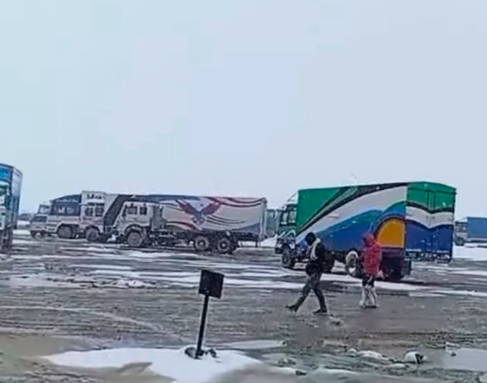 चीनसँग जोडिएका तीनै नाका अवरुद्ध, व्यापार प्रभावित