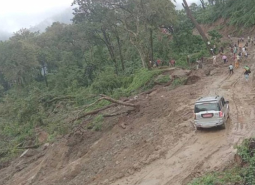 वर्षापछि सुदूरपश्चिमका ७ पहाडी जिल्लामा यातायात बन्द