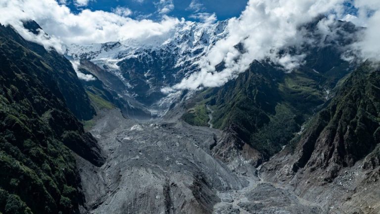 लाङटाङमा बनेको ताल तत्काल जोखिमपूर्ण छैन