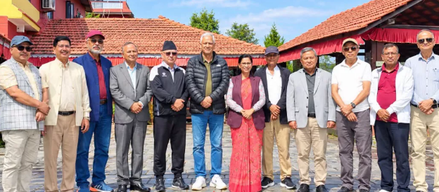 एमालेका दुई प्रतिवेदन एक बनाउन तीन नेतालाई जिम्मा