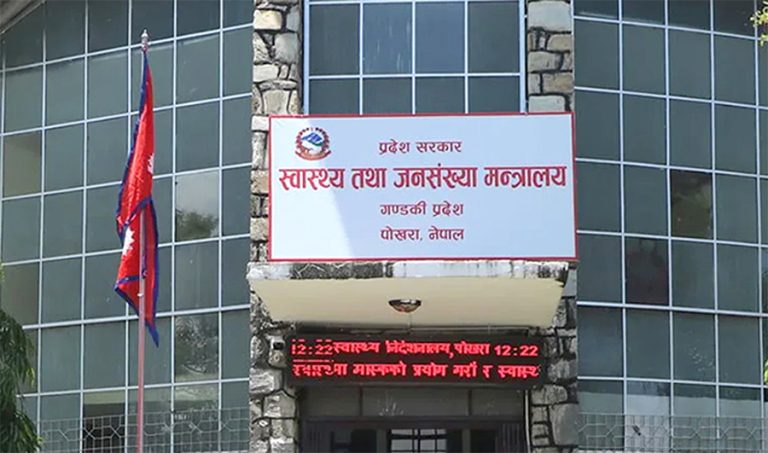 गोरखामा बाढीले घर र पुल बगायो, सडक अवरुद्ध